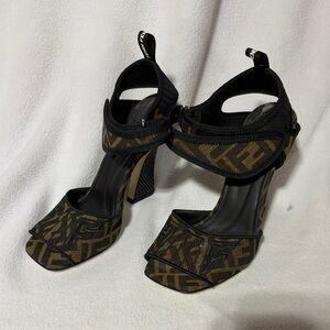 Fendi Black and Brown Patterned Heels